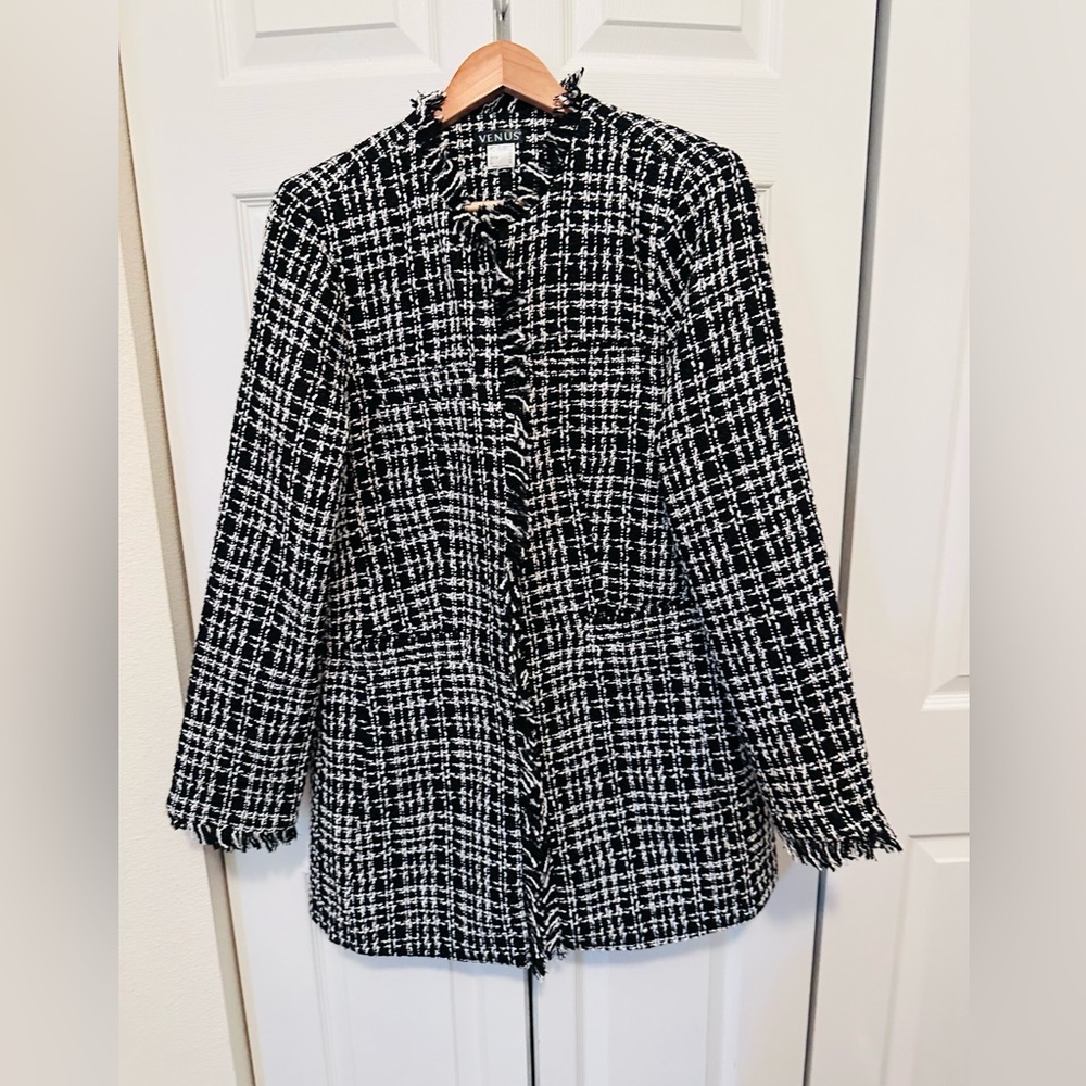 VENUS Monochrome Tweed Blazer